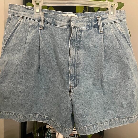 Agolde Becker Denim Shorts (NWT) - Picture 2 of 5